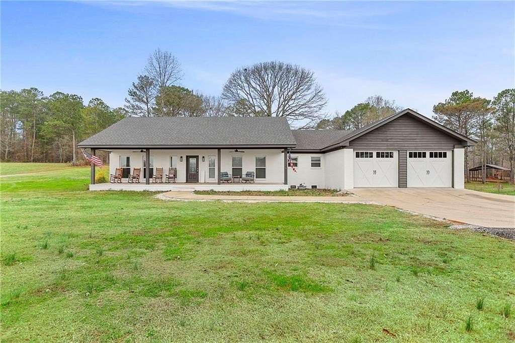 19.5 Acres of Land with Home for Sale in Roanoke, Alabama