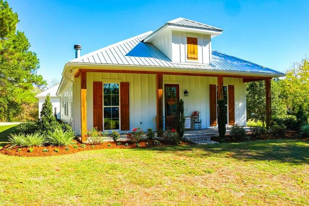 4.2 Acres of Residential Land with Home for Sale in Carriere, Mississippi