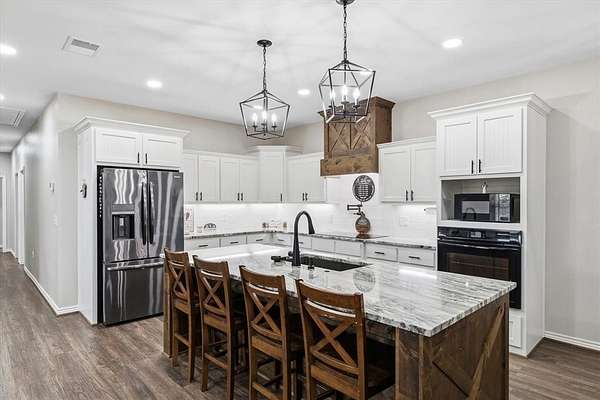 7 Acres of Residential Land with Home for Sale in Grand Saline, Texas