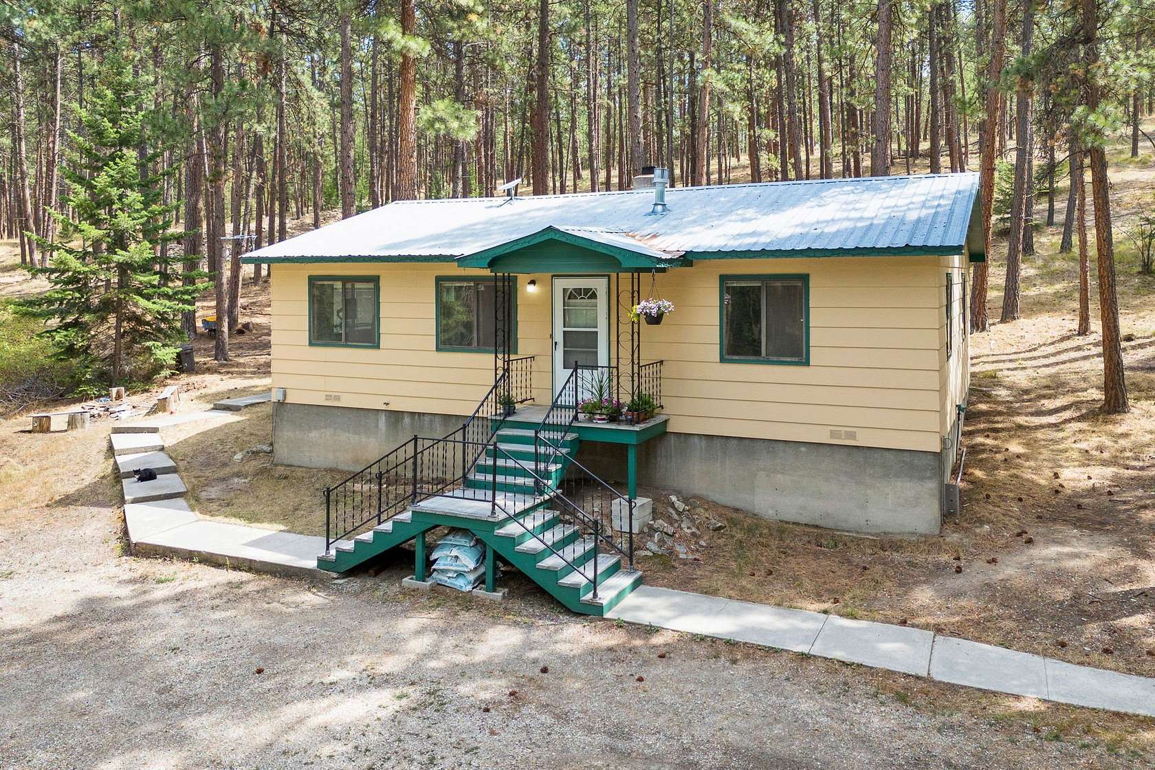 10 Acres of Land with Home for Sale in Hamilton, Montana