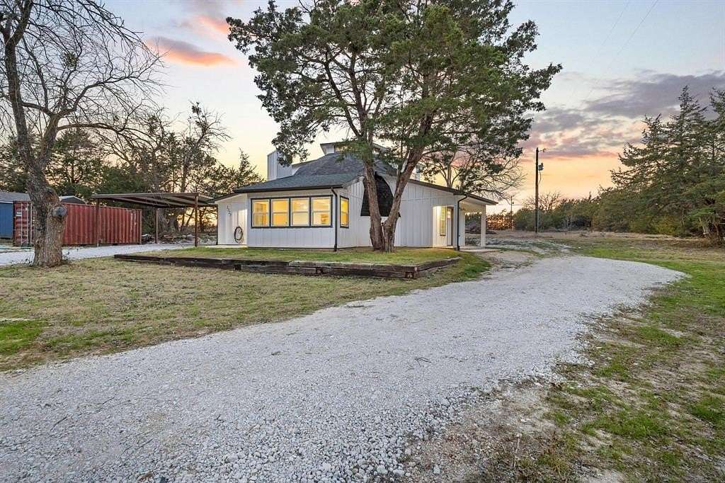 1 Acre of Land with Home for Sale in Whitewright, Texas