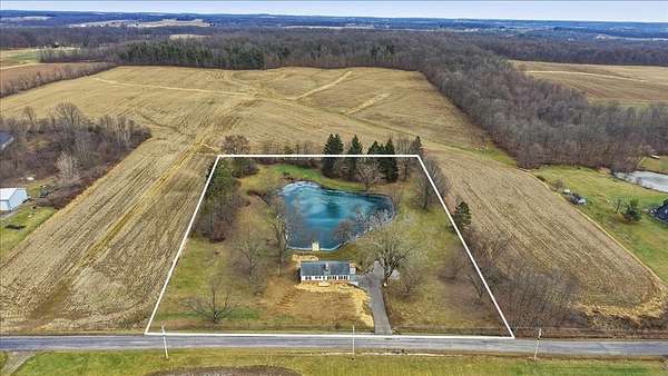 3.82 Acres of Residential Land with Home for Sale in Ashland, Ohio