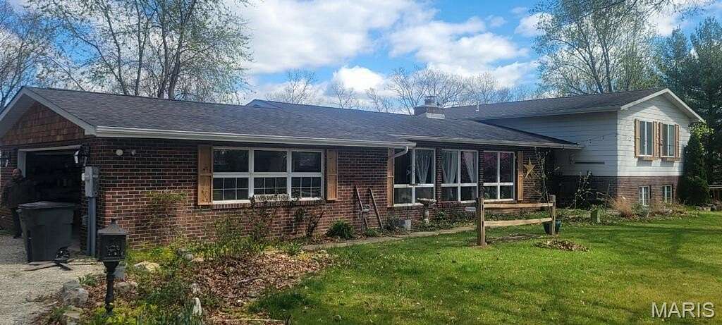 4.8 Acres of Residential Land with Home for Sale in Central Township, Missouri