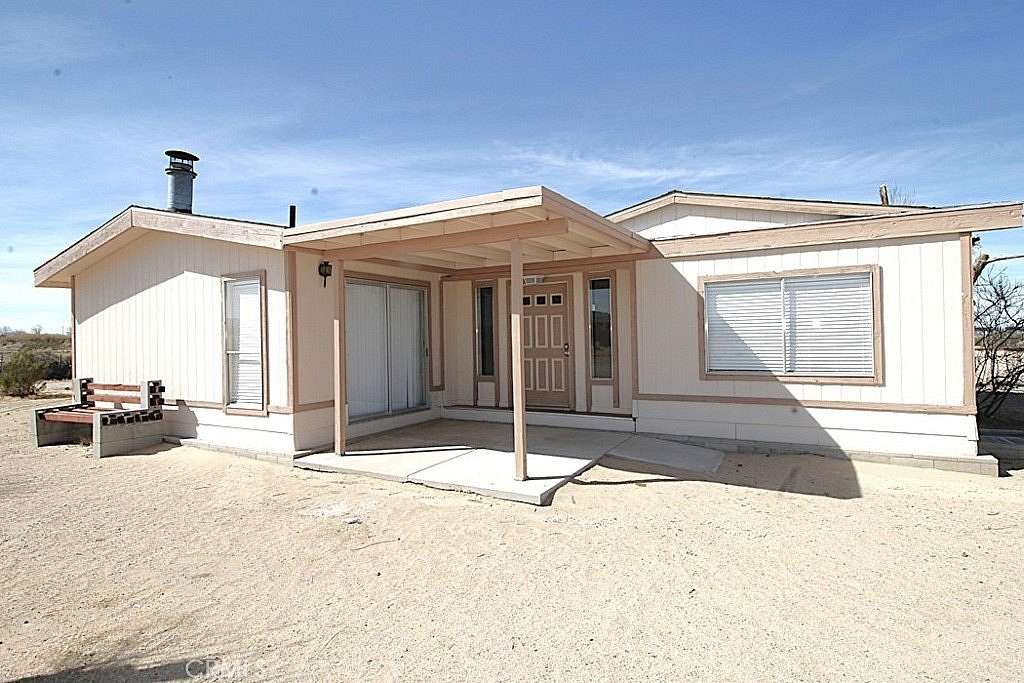 2.9 Acres of Residential Land with Home for Sale in Barstow, California