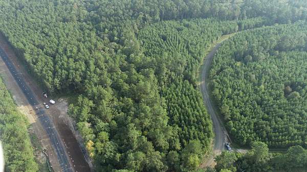 18 Acres of Recreational Land for Sale in Macune, Texas