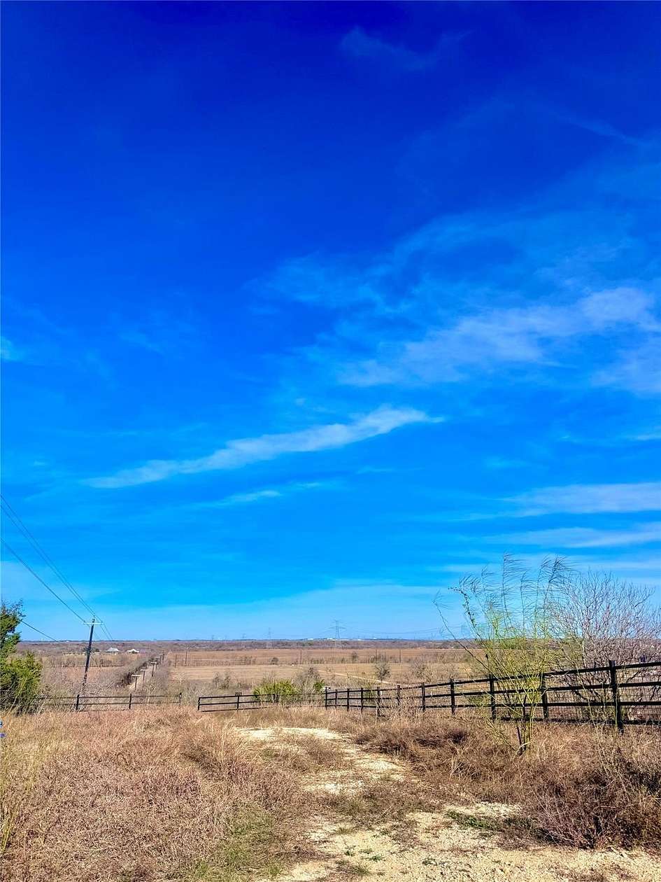 11.5 Acres of Land for Sale in Martindale, Texas