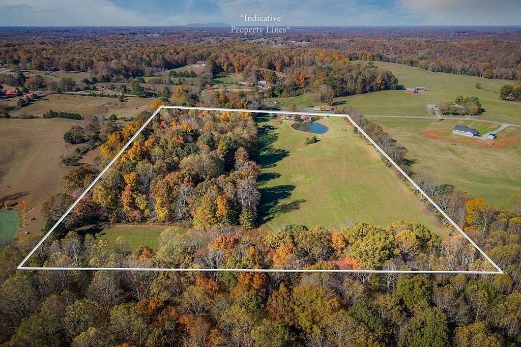 20 Acres of Land with Home for Sale in Walling, Tennessee