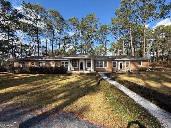 4 Acres of Residential Land with Home for Sale in Tifton, Georgia