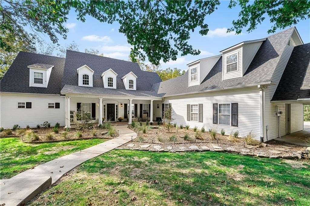 3.7 Acres of Residential Land with Home for Sale in Fayetteville, Arkansas