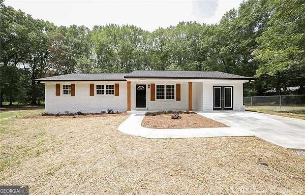 3.22 Acres of Residential Land with Home for Sale in Watkinsville, Georgia