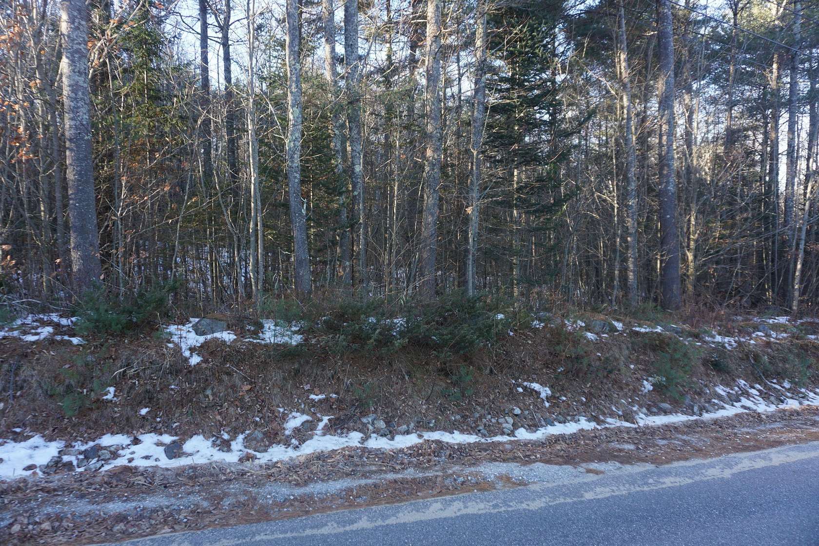 4.6 Acres of Residential Land for Sale in Paris, Maine