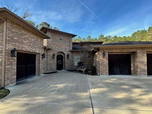 2 Acres of Residential Land with Home for Sale in Lufkin, Texas