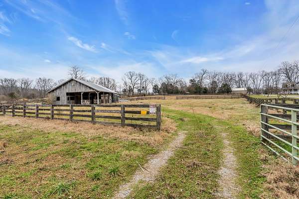 5 Acres of Agricultural Land for Sale in Fairview, Tennessee