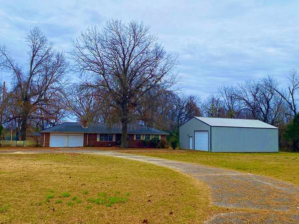 4 Acres of Residential Land with Home for Sale in Grove, Oklahoma
