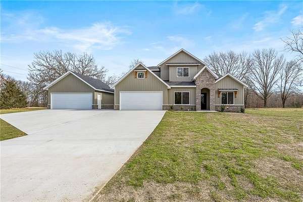 2 Acres of Residential Land with Home for Sale in Pea Ridge, Arkansas