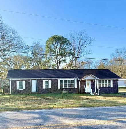 5.4 Acres of Residential Land with Home for Sale in Slocomb, Alabama