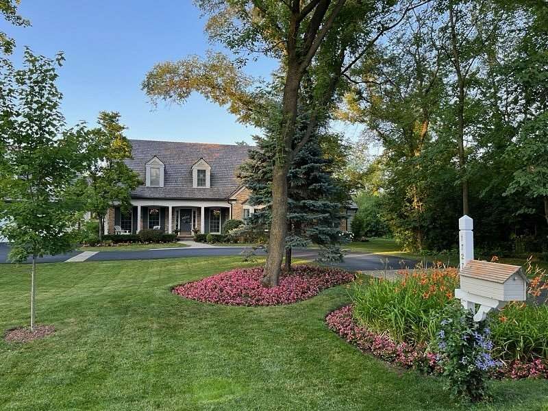 2.12 Acres of Residential Land with Home for Sale in Bannockburn, Illinois