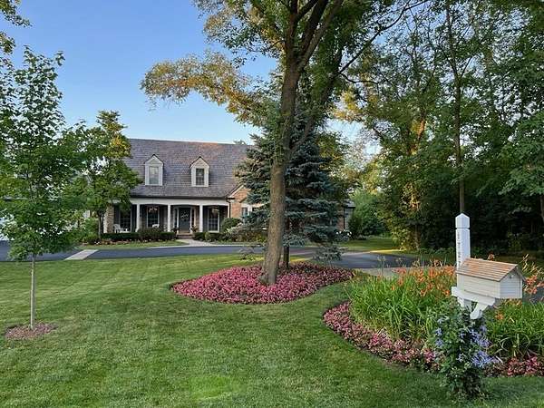 2.12 Acres of Residential Land with Home for Sale in Bannockburn, Illinois