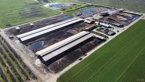 40.3 Acres of Agricultural Land with Home for Sale in Selma, California