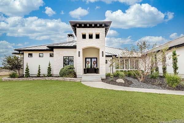 3.27 Acres of Residential Land with Home for Sale in Boerne, Texas