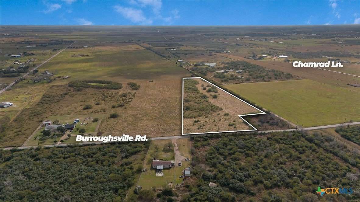 8.38 Acres of Residential Land for Sale in Victoria, Texas