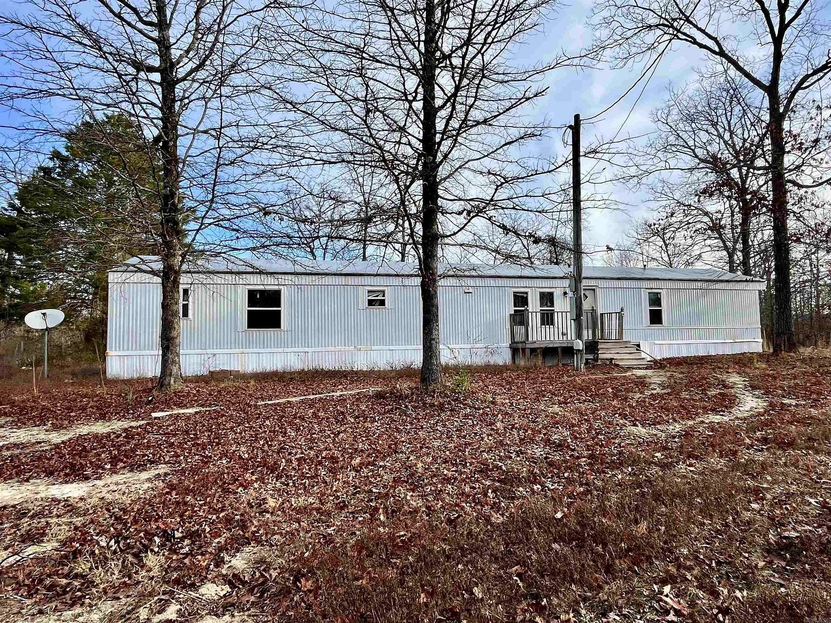 10 Acres of Residential Land with Home for Sale in Mabelvale, Arkansas