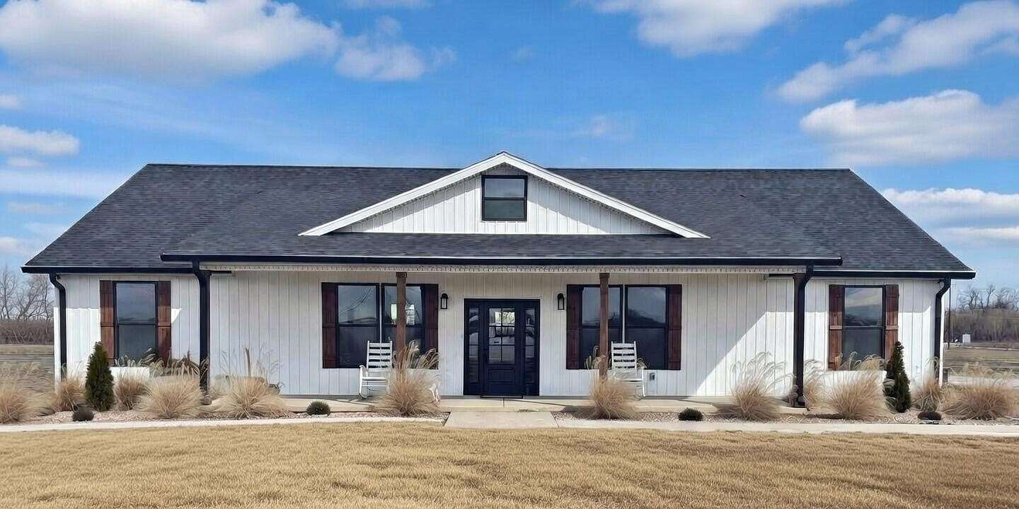 5 Acres of Residential Land with Home for Sale in Springfield, Missouri