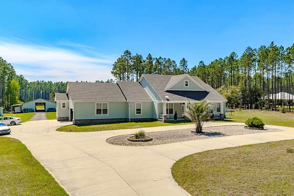 8 Acres of Land with Home for Sale in Tallahassee, Florida
