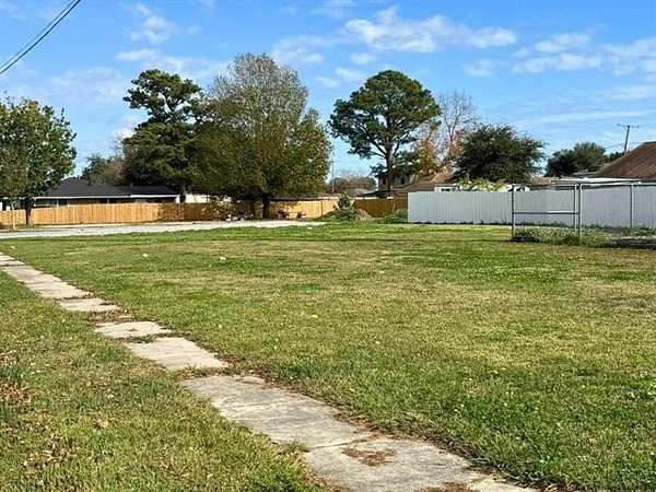 0.43 Acres of Commercial Land for Sale in Chalmette, Louisiana
