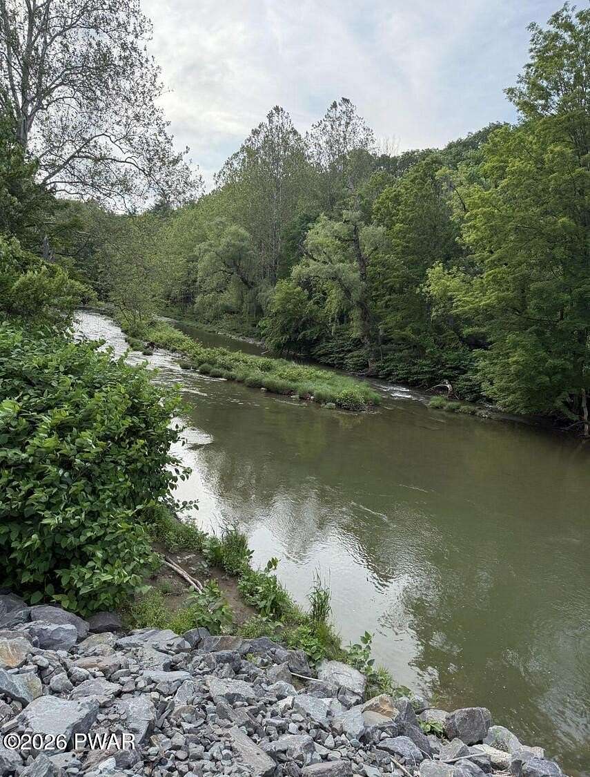 3.1 Acres of Residential Land with Home for Sale in Susquehanna, Pennsylvania