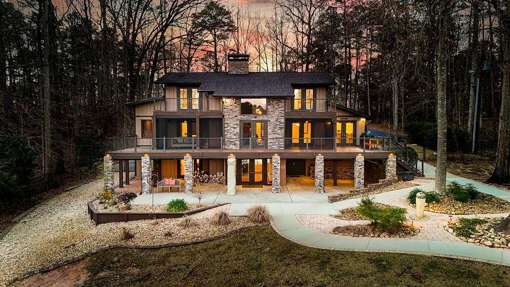 2.87 Acres of Residential Land with Home for Sale in Milledgeville, Georgia