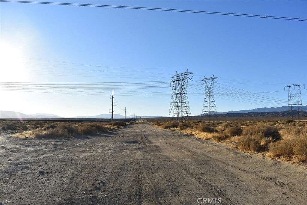 5 Acres of Residential Land for Sale in Rosamond, California