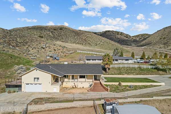 2.52 Acres of Residential Land with Home for Sale in Leona Valley, California