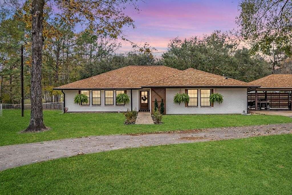 5 Acres of Residential Land with Home for Sale in Huntington, Texas