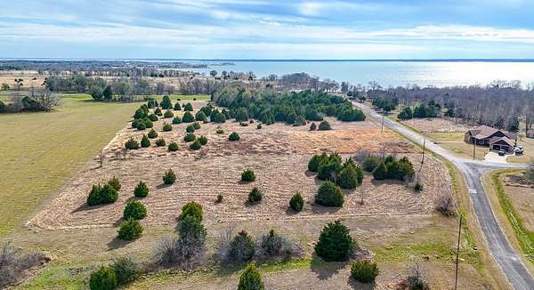 2 Acres of Residential Land for Sale in Kerens, Texas
