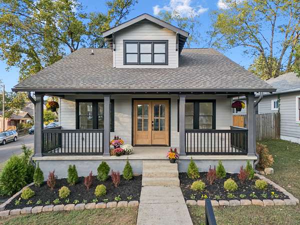 5 Acres of Residential Land with Home for Sale in Bethpage, Tennessee