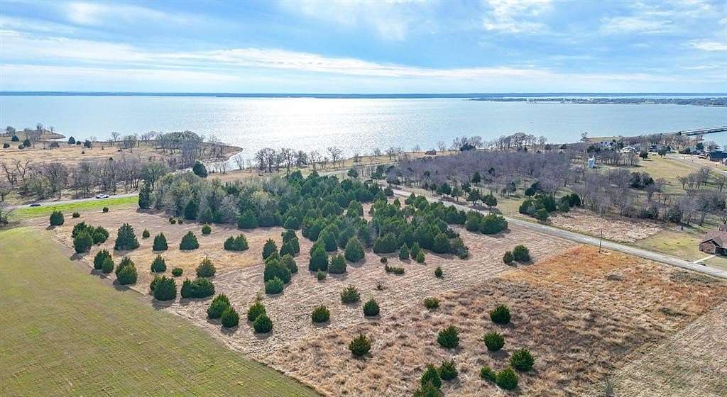 2 Acres of Residential Land for Sale in Kerens, Texas