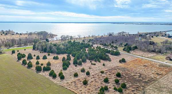 2 Acres of Residential Land for Sale in Kerens, Texas