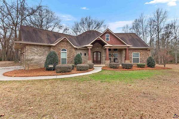 16 Acres of Land with Home for Sale in Fort Valley, Georgia