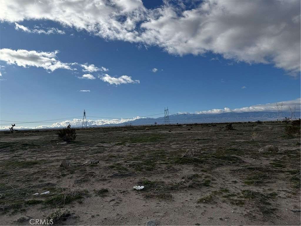2.5 Acres of Residential Land for Sale in Phelan, California