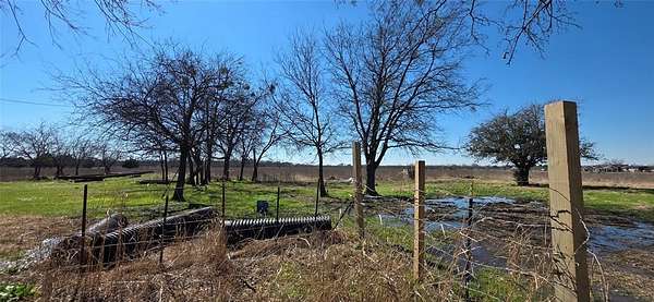 5.2 Acres of Agricultural Land for Sale in Corsicana, Texas