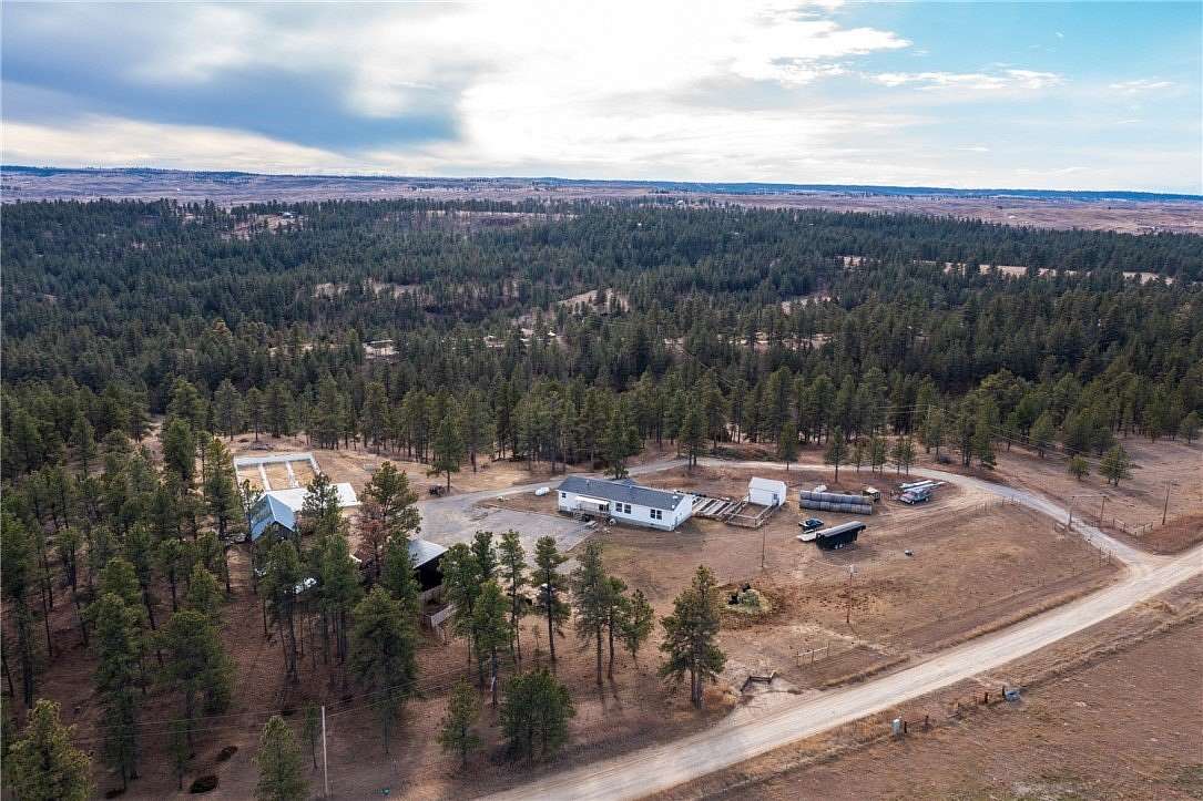 20 Acres of Agricultural Land with Home for Sale in Roundup, Montana