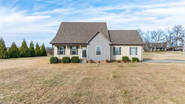 5.24 Acres of Residential Land with Home for Sale in Pembroke, Kentucky