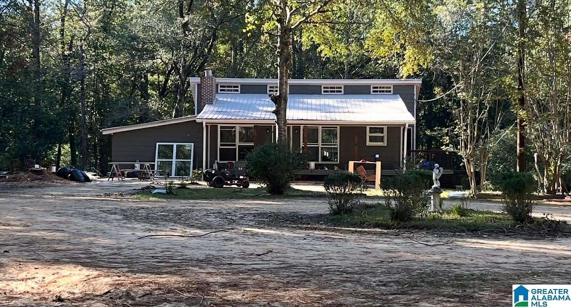 4 Acres of Residential Land with Home for Sale in Clanton, Alabama