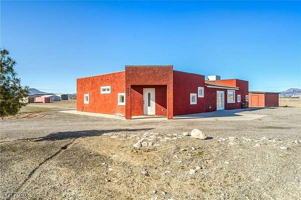 2.5 Acres of Residential Land with Home for Sale in Pahrump, Nevada