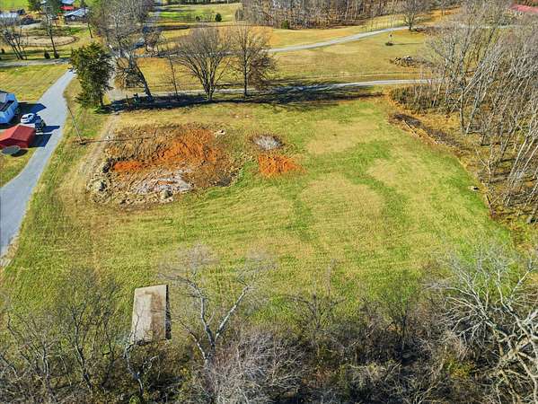 5 Acres of Residential Land for Sale in Cedar Hill, Tennessee