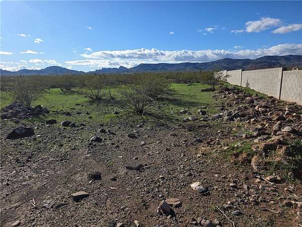 1.17 Acres of Land for Sale in Golden Valley, Arizona