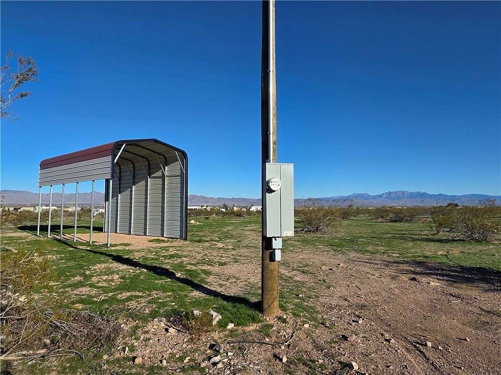 1.17 Acres of Residential Land for Sale in Golden Valley, Arizona