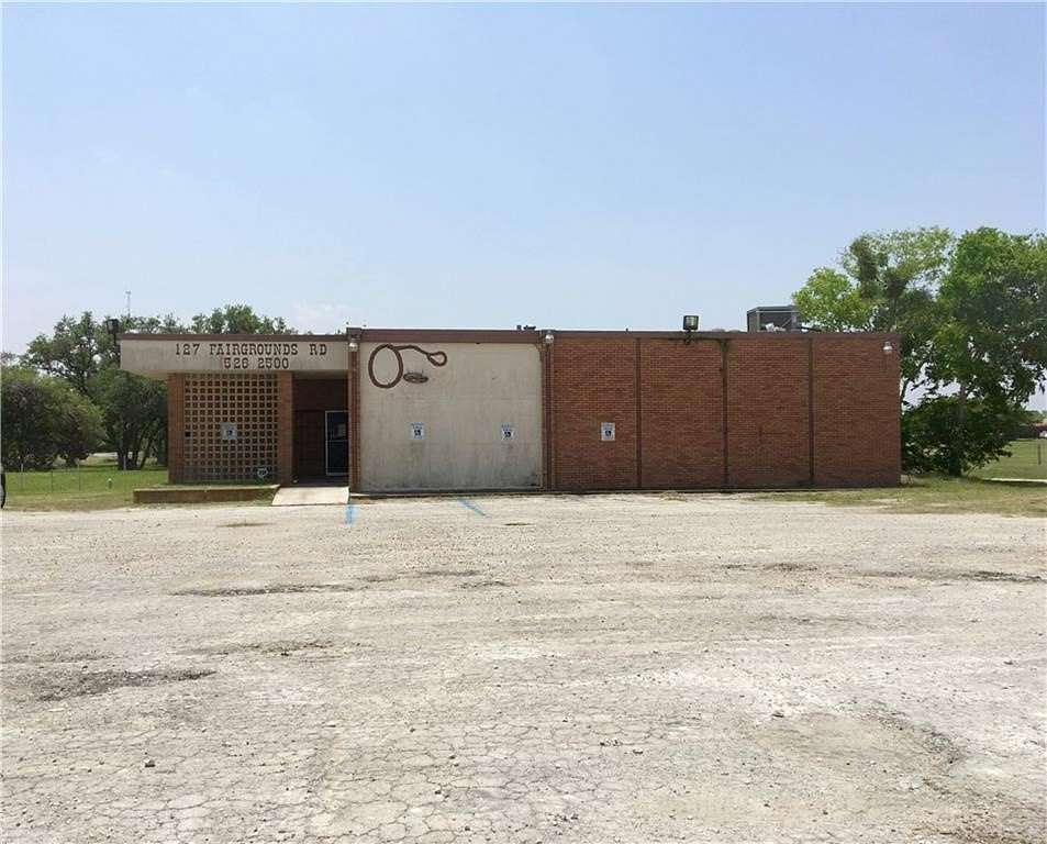 1.5 Acres of Improved Commercial Land for Lease in Refugio, Texas