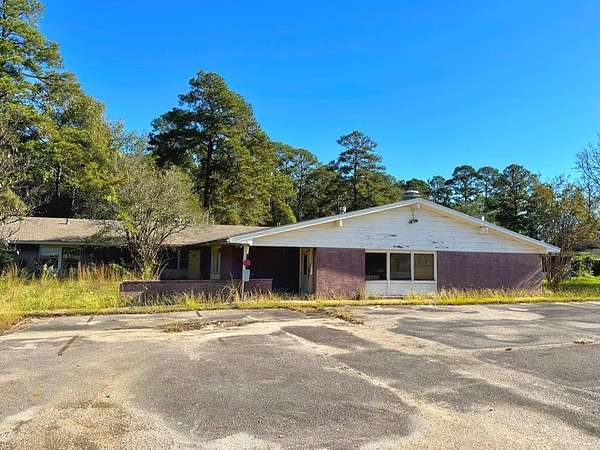 3.2 Acres of Mixed-Use Land for Sale in Jasper, Texas